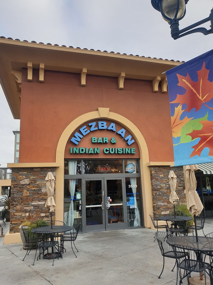 Mezbaan Bar & Indian Cuisine